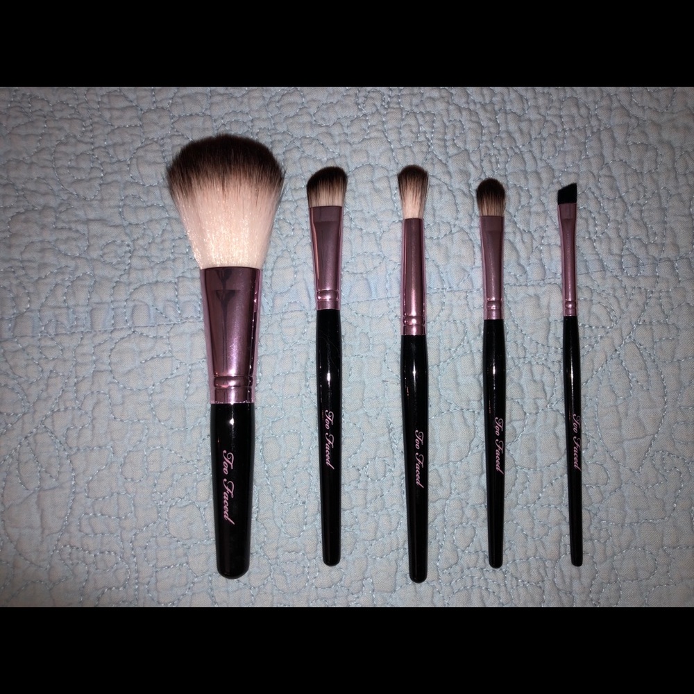 Too faced and random makeup brushes